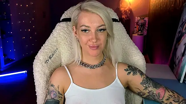 Snapshot of tykioty_Miley chatting on 03/27/26, 01:22 tykioty Miley online show from 03/27/26, 01:22