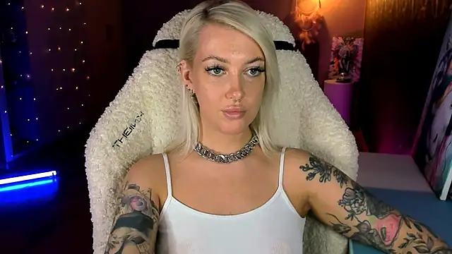 Snapshot of tykioty_Miley chatting on 03/28/26, 01:11 tykioty Miley online show from 03/28/26, 01:11