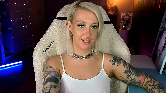 Snapshot of tykioty_Miley chatting on 04/05/26, 02:25 tykioty Miley online show from 04/05/26, 02:25