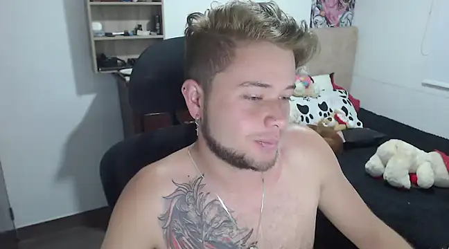 Snapshot of JOHANLEON1 chatting on 03/18/25, 12:27 JOHANLEON1 online show from 03/18/25, 12:27