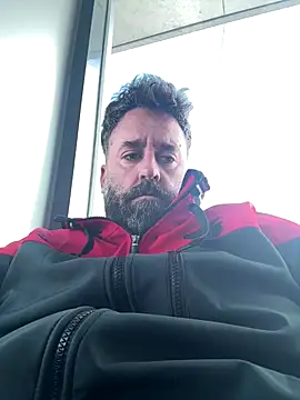 AreiasTuga online show from 11/17/25, 12:11