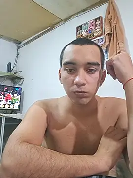 Snapshot of X_xtomas_x chatting on 06/12/26, 01:59 X xtomas x online show from 06/12/26, 01:59