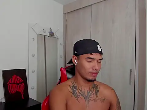thomas latin boy online show from 05/16/26, 03:03