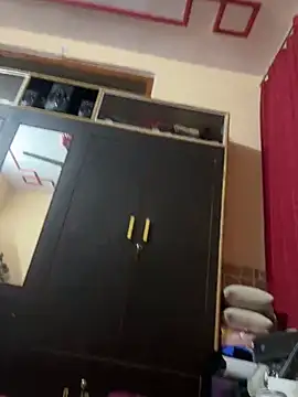 Snapshot of mrtoy121 chatting on 12/25/24, 05:37 mrtoy121 online show from 12/25/24, 05:37