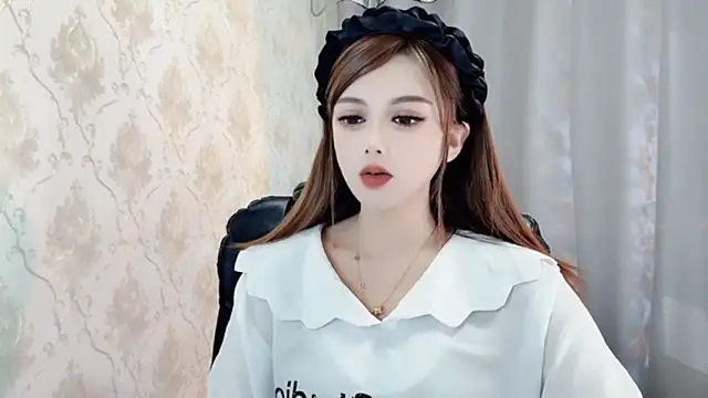 Snapshot of VIWVI chatting on 01/18/25, 05:31 VIWVI online show from 01/18/25, 05:31