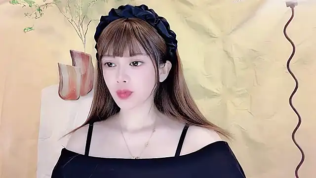 Snapshot of VIWVI chatting on 10/23/25, 04:23 VIWVI online show from 10/23/25, 04:23