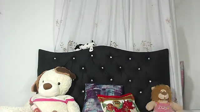 nikol winick online show from 02/11/25, 09:20