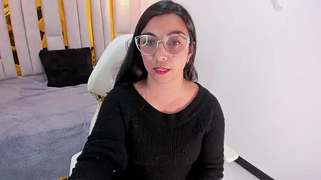 Karla hernandez  online show from 01/31/25, 05:10