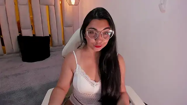 Karla hernandez  online show from 02/01/25, 11:10