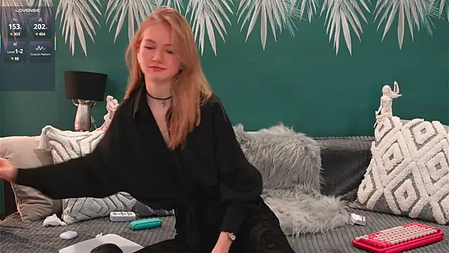 Snapshot of Alexandra_Demore chatting on 03/01/25, 11:47 Alexandra Demore online show from 03/01/25, 11:47