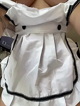 Snapshot of montmariana chatting on 04/17/26, 05:05 montmariana online show from 04/17/26, 05:05