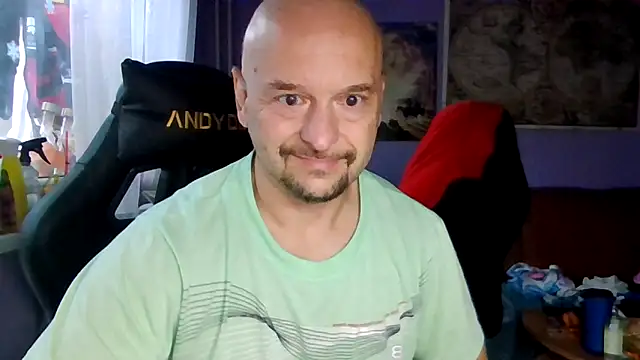 Snapshot of Sports-beast chatting on 10/15/25, 05:51 Sports-beast online show from 10/15/25, 05:51