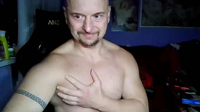 Snapshot of Sports-beast chatting on 11/22/25, 09:58 Sports-beast online show from 11/22/25, 09:58