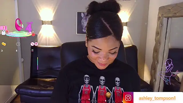 ashley Tompson1 online show from 03/13/25, 03:39