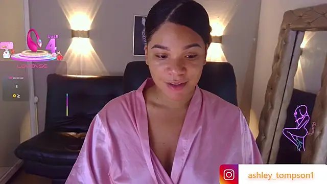 ashley Tompson1 online show from 03/18/25, 12:36