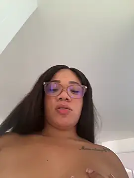 Snapshot of ashley_Tompson1 chatting on 04/25/26, 01:41 ashley Tompson1 online show from 04/25/26, 01:41