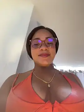 Snapshot of ashley_Tompson1 chatting on 05/01/26, 02:43 ashley Tompson1 online show from 05/01/26, 02:43