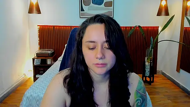 Snapshot of KatherineBond chatting on 03/09/26, 06:12 KatherineBond online show from 03/09/26, 06:12