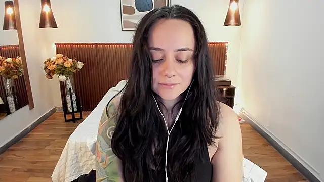 Snapshot of KatherineBond chatting on 06/08/26, 08:09 KatherineBond online show from 06/08/26, 08:09