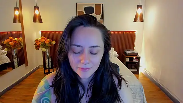 Snapshot of KatherineBond chatting on 06/16/26, 06:43 KatherineBond online show from 06/16/26, 06:43