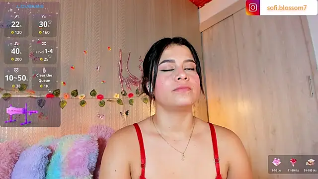 Snapshot of Sofi_Blossom chatting on 06/11/26, 12:32 Sofi Blossom online show from 06/11/26, 12:32