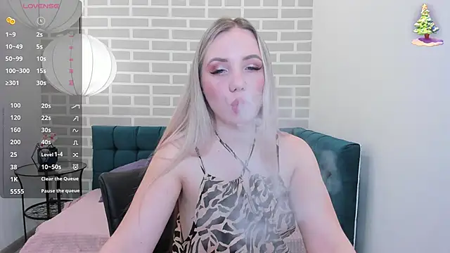 Snapshot of EvaMoran chatting on 06/04/26, 01:44 EvaMoran online show from 06/04/26, 01:44
