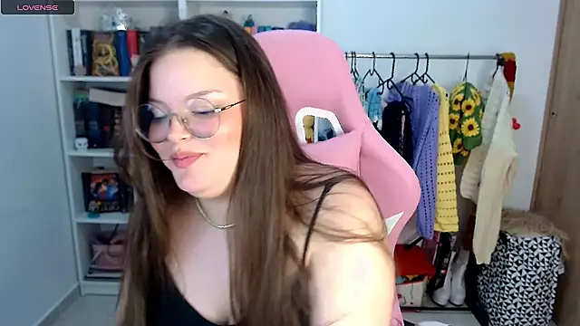 Gabiwaifu online show from 11/12/25, 01:06