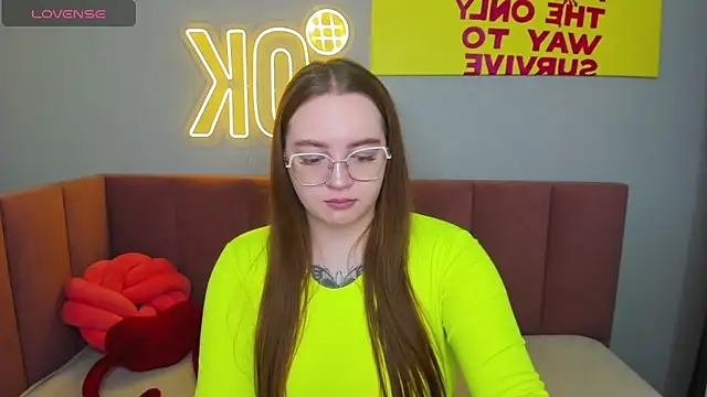 Snapshot of Emma_adorablle chatting on 02/12/25, 01:41 Emma adorablle online show from 02/12/25, 01:41