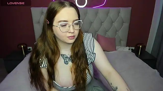 Snapshot of Emma_adorablle chatting on 03/20/25, 04:07 Emma adorablle online show from 03/20/25, 04:07