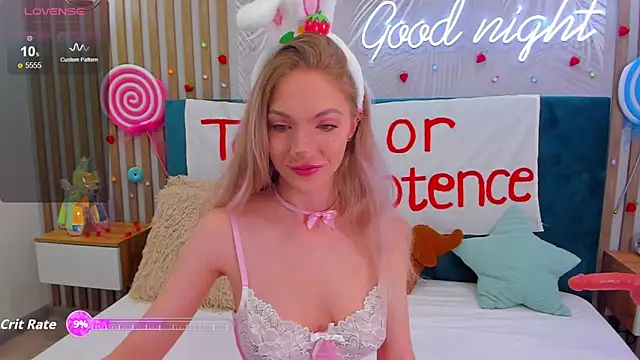 Emilly Hart online show from 10/28/25, 02:48