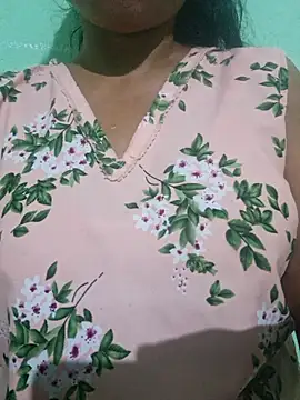 Snapshot of Priya_Bong chatting on 10/04/25, 03:43 Priya Bong online show from 10/04/25, 03:43