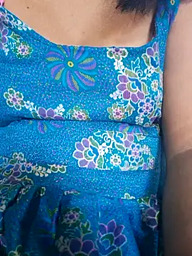 Snapshot of Priya_Bong chatting on 10/15/25, 11:21 Priya Bong online show from 10/15/25, 11:21