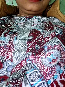 Snapshot of Priya_Bong chatting on 11/18/25, 11:14 Priya Bong online show from 11/18/25, 11:14