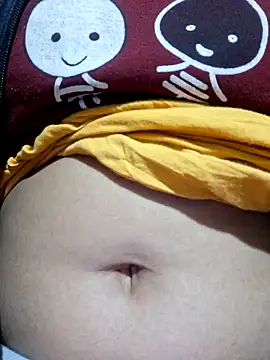 Snapshot of Priya_Bong chatting on 11/19/25, 11:49 Priya Bong online show from 11/19/25, 11:49