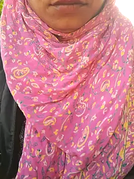 Snapshot of Priya_Bong chatting on 11/24/25, 03:06 Priya Bong online show from 11/24/25, 03:06