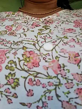 Snapshot of Priya_Bong chatting on 12/01/25, 07:13 Priya Bong online show from 12/01/25, 07:13