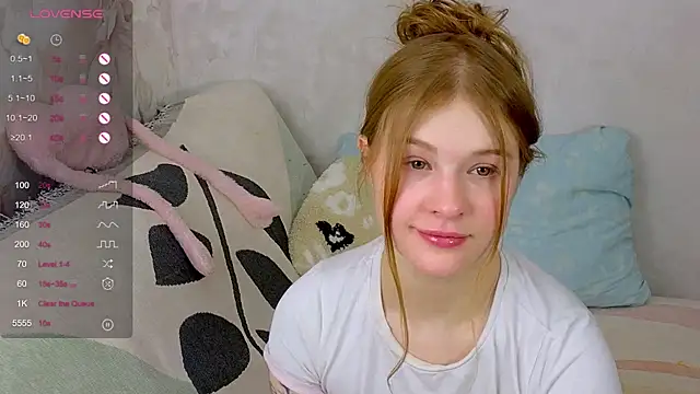 TrissMerigold9 online show from 11/17/25, 08:25