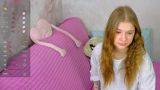 TrissMerigold9 online show from 12/05/25, 08:12