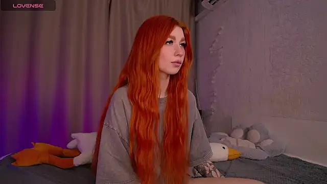 Snapshot of Evaa_Moonn_ chatting on 12/13/24, 02:05 Evaa Moonn online show from 12/13/24, 02:05