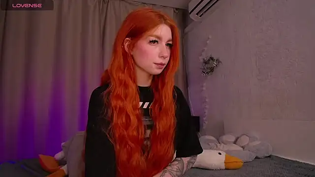 Snapshot of Evaa_Moonn_ chatting on 02/12/25, 08:06 Evaa Moonn online show from 02/12/25, 08:06