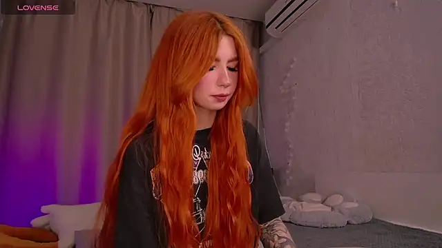 Snapshot of Evaa_Moonn_ chatting on 03/10/25, 09:10 Evaa Moonn online show from 03/10/25, 09:10