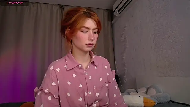 Snapshot of Evaa_Moonn_ chatting on 10/14/25, 08:59 Evaa Moonn online show from 10/14/25, 08:59