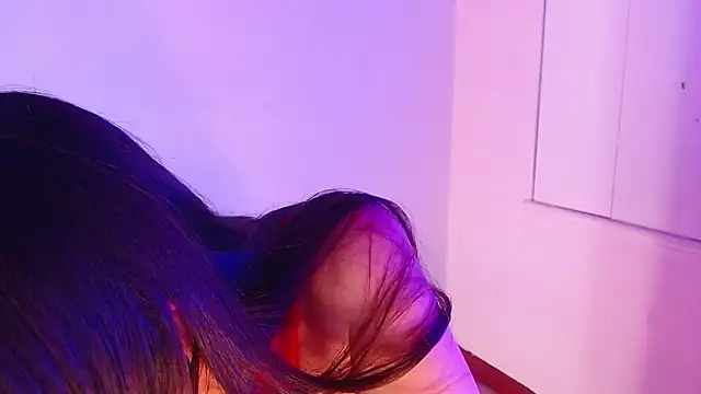 AnnaliOlsenX online show from 12/17/24, 08:10