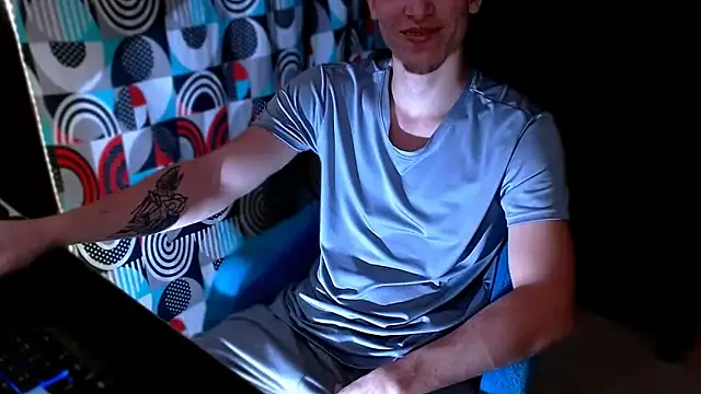 deividcloud36 online show from 11/28/25, 01:08