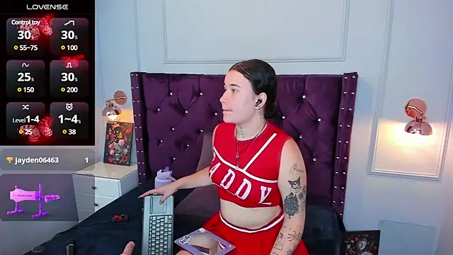 Snapshot of Danee_19_ chatting on 01/04/25, 12:49 Danee 19 online show from 01/04/25, 12:49