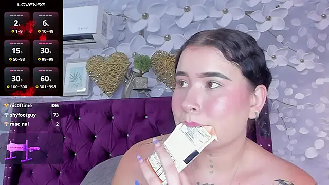 Snapshot of Danee_19_ chatting on 01/23/25, 06:24 Danee 19 online show from 01/23/25, 06:24