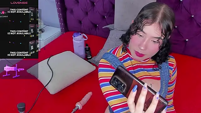 Snapshot of Danee_19_ chatting on 02/02/25, 12:13 Danee 19 online show from 02/02/25, 12:13