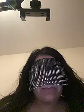 Snapshot of matmazel7777 chatting on 10/27/25, 06:23 matmazel7777 online show from 10/27/25, 06:23