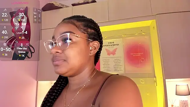 Snapshot of tamaraa_smiith chatting on 10/25/25, 07:41 tamaraa smiith online show from 10/25/25, 07:41