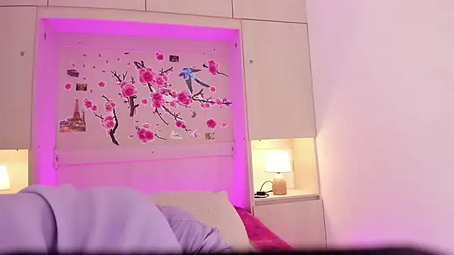 Snapshot of tamaraa_smiith chatting on 11/28/25, 08:00 tamaraa smiith online show from 11/28/25, 08:00